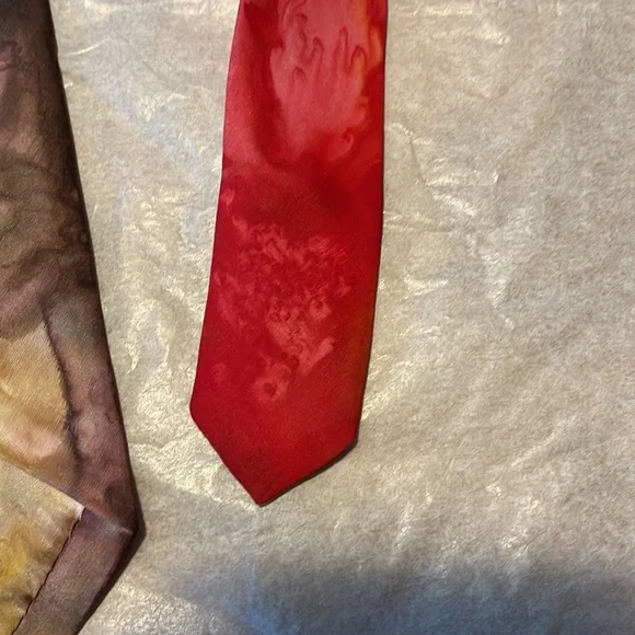 Used silk tie - Picture 5 of 8